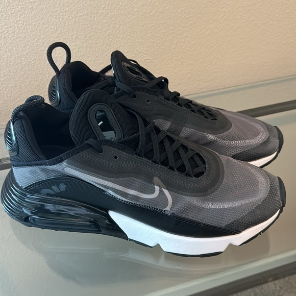 Nike Air Max 2090 - Picture 2 of 6
